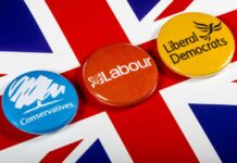 Britští labouristé a konzervativci jsou v průzkumech na dně